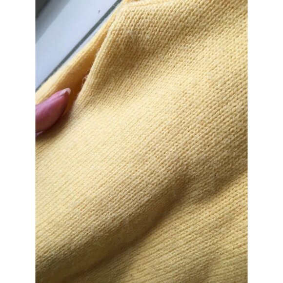 Fall River Knitting Mills Sweater Yellow V Neck Medium - Picture 8 of 8